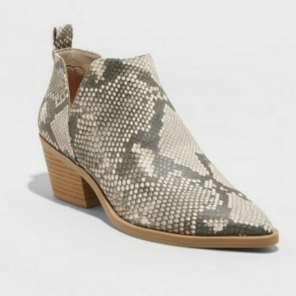 Women's Cari Snake Print Cut Out Ankle Bootie Gray- Universal Thread Size 6½